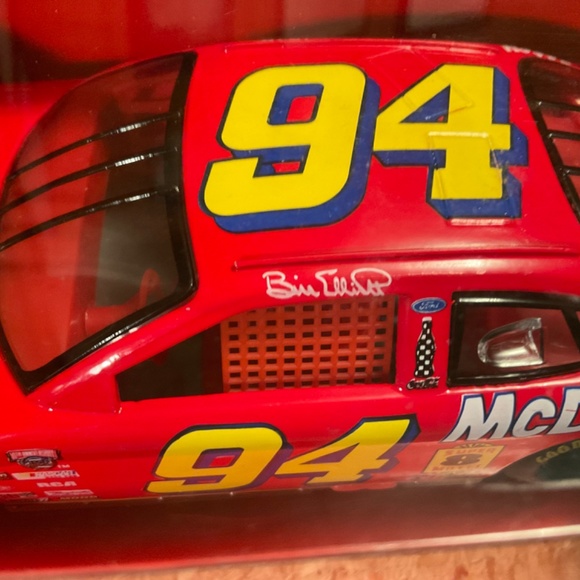 Nascar 1:24 die cast stock car Bill Elliott #94 - Picture 2 of 3